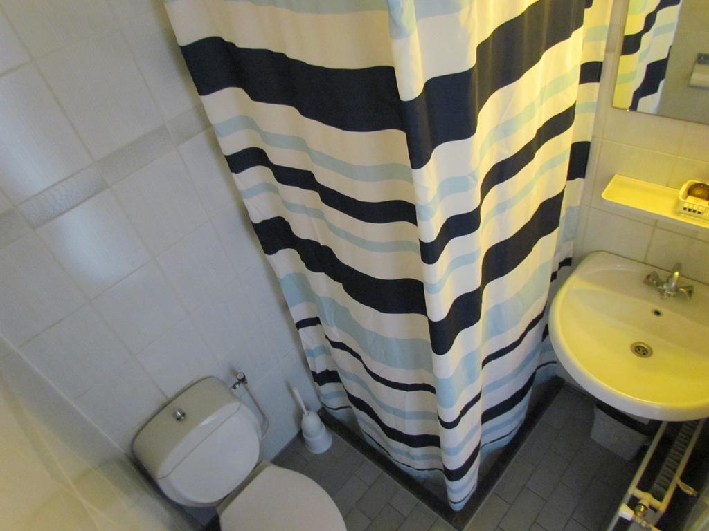 Hotel Cafe Woud Den Helder Rum bild