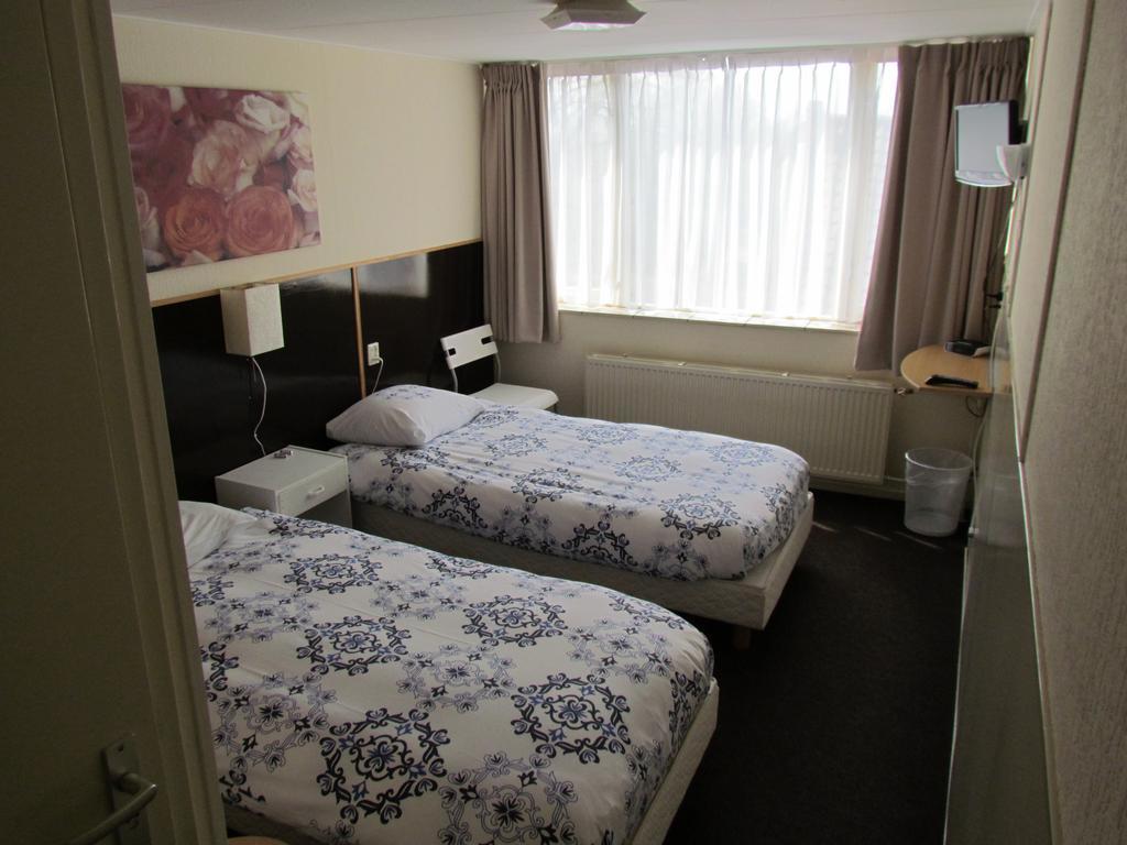 Hotel Cafe Woud Den Helder Rum bild