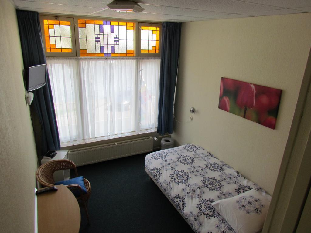 Hotel Cafe Woud Den Helder Rum bild